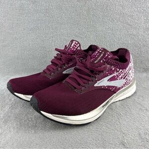 Women’s Brooks Ricochet Maroon Running Shoes Size Medium B 9